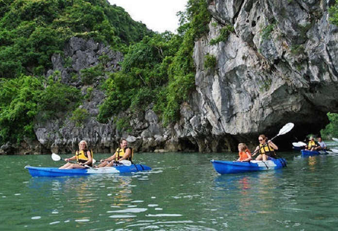 Chèo thuyền kayak.