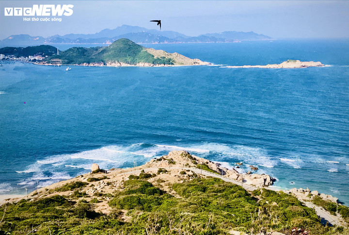 Du lịch là kinh tế mũi nhọn.