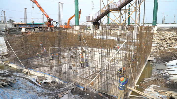 Hối hả thi công dự án Sun Group Hà Nam 'đua' tiến độ bàn giao nhà sau 8 tháng - 5