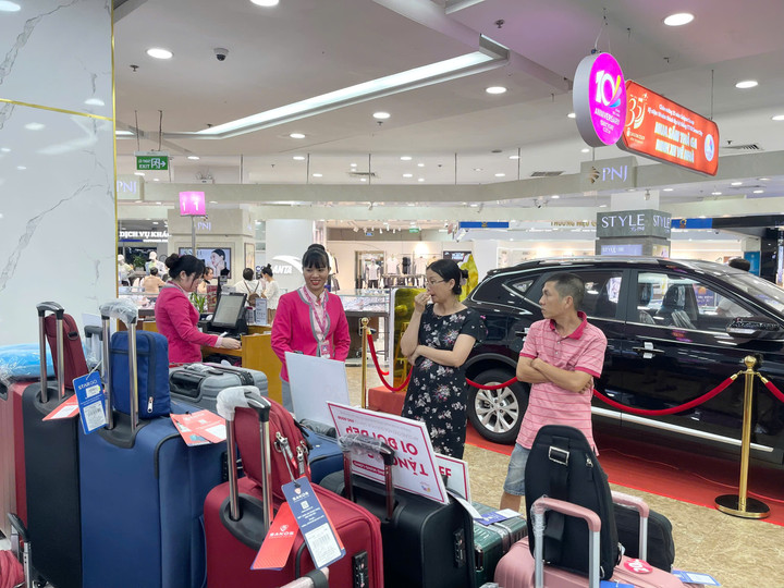 Sense city tổ chức nhiều chương trình khuyến mãi kỷ niệm 10 năm thành lập.