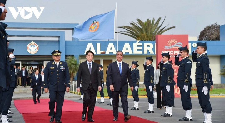 Chủ tịch nước kết thúc chuyến thăm chính thức Chile, Peru và tham dự APEC.