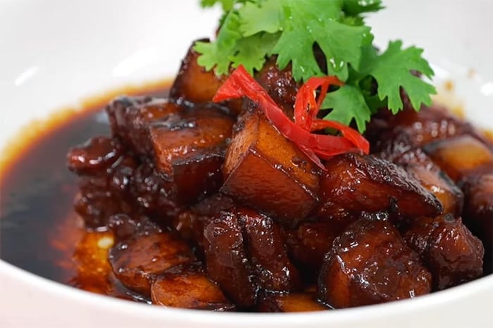 Món thịt lợn kho sữa chua Yakul đang rất hot trên mạng xã hội Trung Quốc. (Ảnh: Food.ltn)