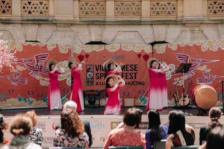 Các tiết mục trong chương trình được dày công chuẩn bị gây ấn tượng sâu sắc.