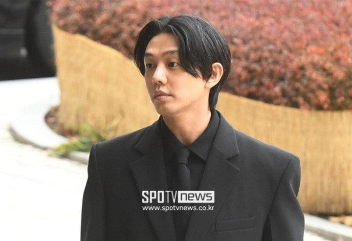 "Ảnh đế" Yoo Ah In dùng cái chết của cha xin giảm án tù.