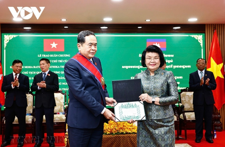 Chủ tịch Quốc hội Trần Thanh Mẫn nhận Huân chương Công trạng hạng Đại Thập tự - 3