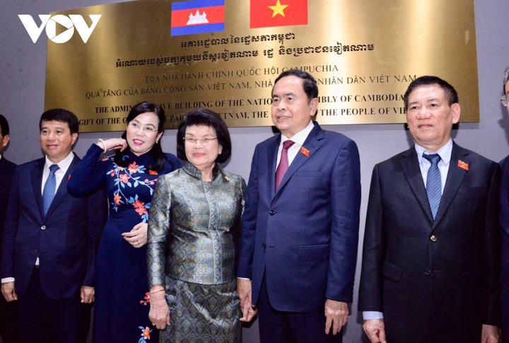 Chủ tịch Quốc hội dự lễ Khánh thành Tòa nhà hành chính Quốc hội Campuchia - 3