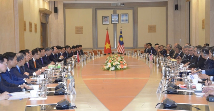 Toàn cảnh hội đàm.