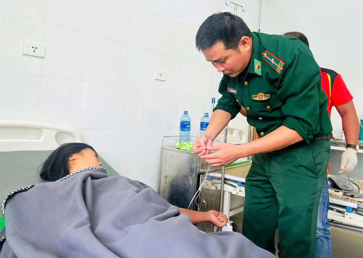 Sau 1 giờ cấp cứu, chị Phong đã qua cơn nguy kịch. (Ảnh: B.P)