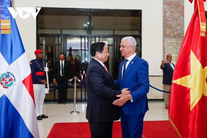 Thủ tướng Phạm Minh Chính hội kiến Chủ tịch Thượng viện Cộng hòa Dominica Ricardo de los Santos Polanco.