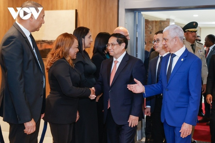 Thủ tướng hội kiến với Chủ tịch Thượng viện và Chủ tịch Hạ viện CH Dominica - 4