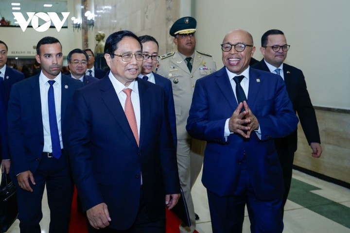 Thủ tướng hội kiến với Chủ tịch Thượng viện và Chủ tịch Hạ viện CH Dominica - 7