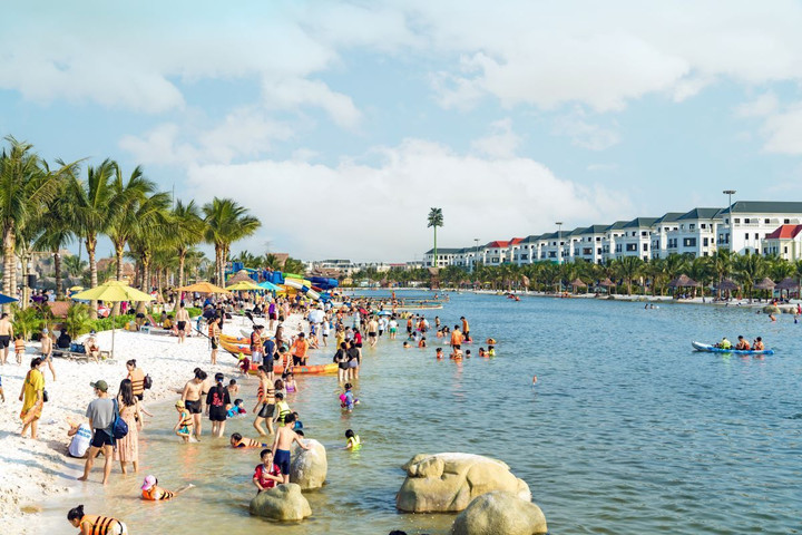 Vinhomes Ocean Park 2 trở thành điểm sáng trên bản đồ du lịch phía Đông Hà Nội trong 2 năm qua.