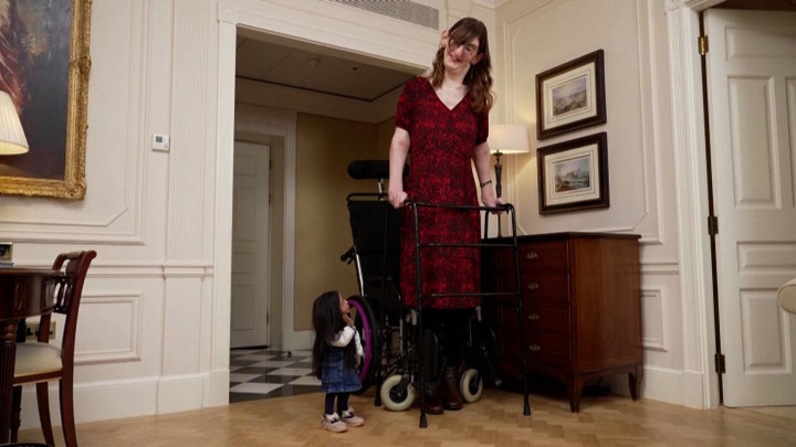 Hai con người đặc biệt này đều được vinh danh trong ấn bản kỷ niệm 70 năm của Tổ chức Guiness Thế giới.