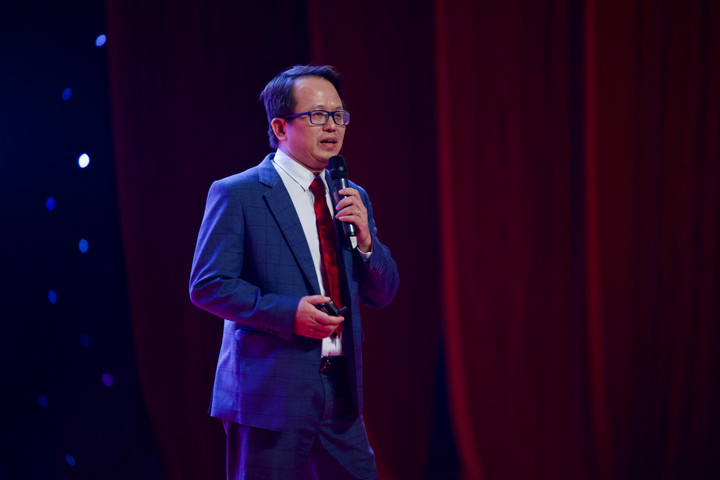 Mr. Hoàng Việt Hà