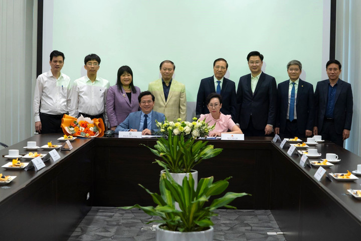 Buổi lễ ký kết.