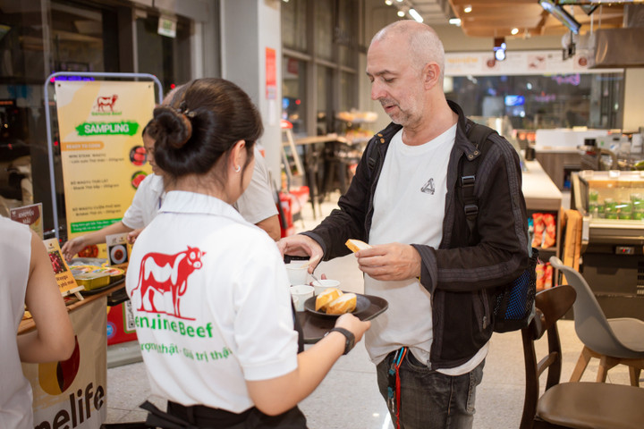 Finelife chú trọng dịch vụ khách hàng.