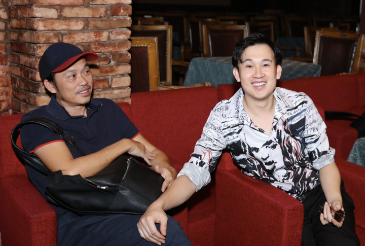 Hoài Linh và Dương Triệu Vũ. Ảnh: FBNV