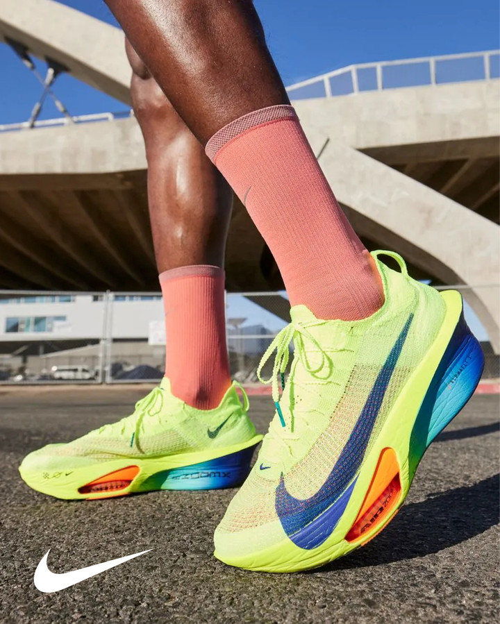 Nike ưu đãi đến 80%.