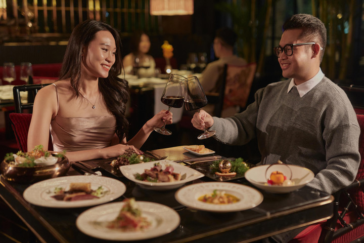 Nhà hàng Backstage phục vụ hương vị Bắc bộ hiện đại.