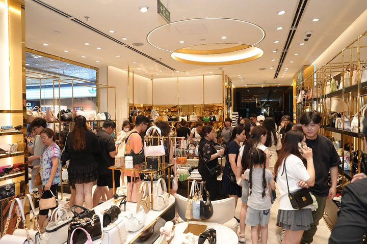 'Đột kích' Vincom săn deal khủng, rinh quà đỉnh dịp Black Friday - 3