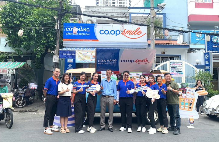 Co.opSmile tổ chức 2 ngày roadshow dạo quanh thành phố mừng sinh nhật lần thứ 8 - 4