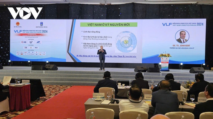 Diễn đàn thu hút nhiều diễn giả trong và ngoài nước.