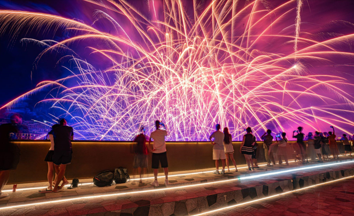 Tận hưởng ‘bữa tiệc ánh sáng’ tại Symphony of the sea Phú Quốc - 2