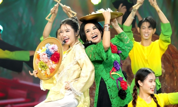 Diva Thanh Lam và Orange giành giải Á quân cuộc thi ''Our song''.