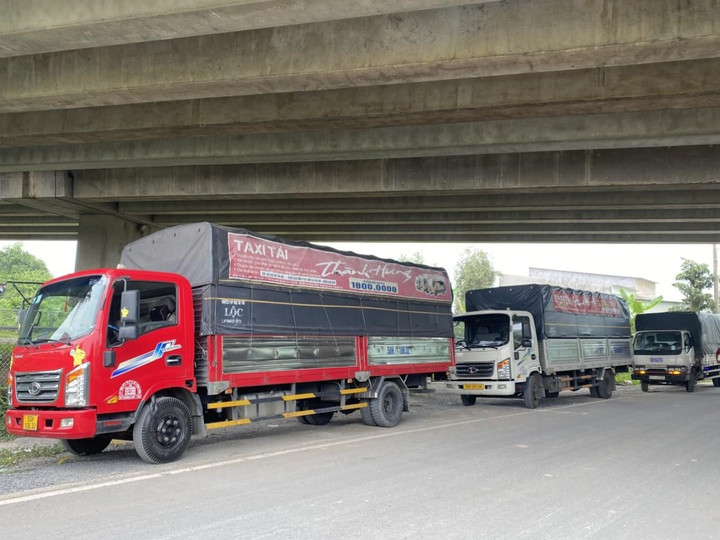 Taxi Tải Thành Hưng là thương hiệu cho thuê xe tải uy tín hàng đầu trên thị trường hiện nay với hơn 28 năm kinh nghiệm hoạt động.