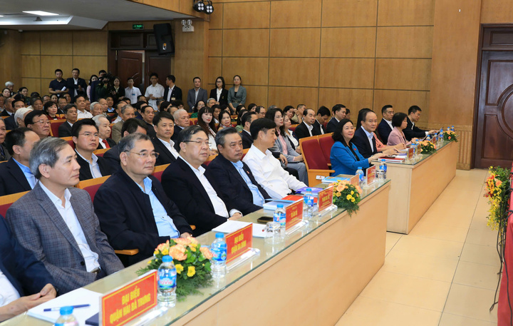 Các đại biểu Trung ương và TP Hà Nội dự hội nghị.