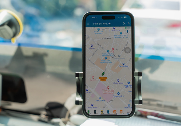 Phần mềm định vị GPS giúp cập nhật thông tin về lộ trình và nhiệt độ vắc xin trên xe theo thời gian thực.