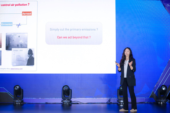 GS. Yafang Cheng chỉ rõ điện hóa giao thông là một lời giải cho bài toán ô nhiễm không khí.