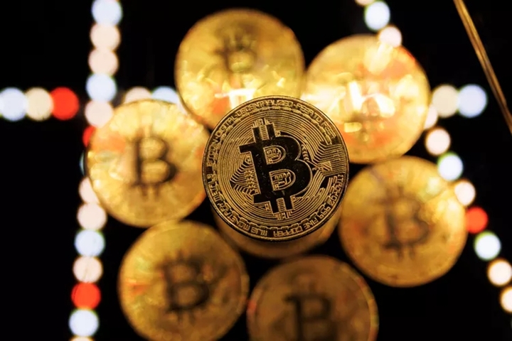 Giá Bitcoin đang tiệm cận vùng đỉnh lịch sử 124.000 USD.