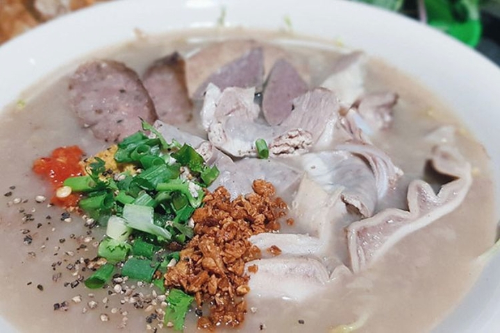Cháo lòng thơm ngon, bổ dưỡng. (Ảnh: B.L)
