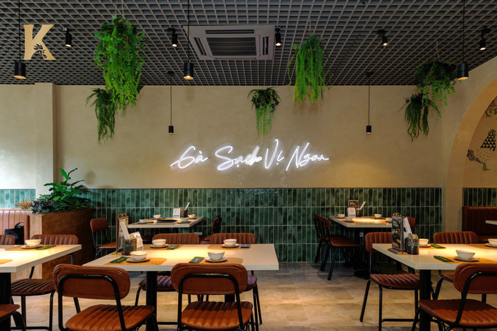 Không gian hiện đại và thoáng đãng tại KAMPONG.