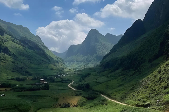 Thung lũng Xuân Trường nằm ở huyện Bảo Lạc, tỉnh Cao Bằng. (Ảnh: @duyytung)