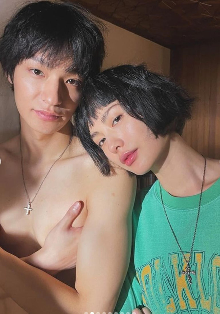 Nana và Chae Jong Suk đang hẹn hò.