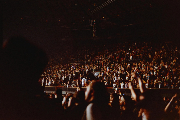 Giá vé concert thường rất đắt ở một số thành phố, vì vậy một số người chọn bay đến thành phố khác có giá rẻ hơn. (Ảnh: Reddit)