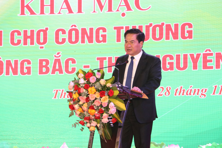 Ông Lê Quang Tiến, Phó Chủ tịch UBND tỉnh Thái Nguyên, phát biểu tại chương trình.