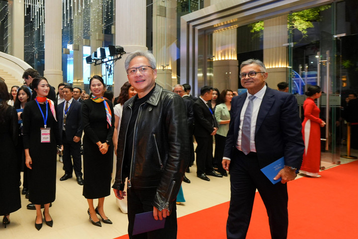 CEO Tập đoàn Nvidia tham dự Lễ trao giải. Ông có chuyến thăm Việt Nam, tiếp kiến lãnh đạo cấp cao nước ta và ký kết xây dựng trung tâm R&D tại Việt Nam.