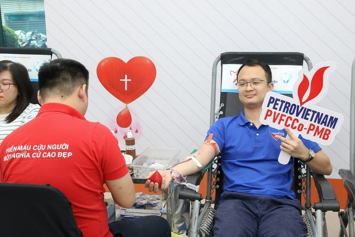Hiến máu tình nguyện 'Trao yêu thương, tiếp thêm sự sống' năm 2024 - 2