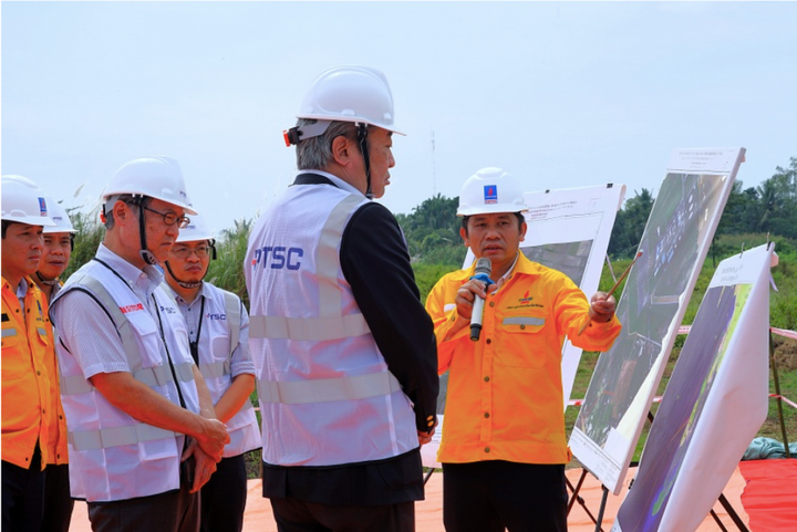 Tổng Giám đốc SWPOC Trần Thanh Hải thông tin đến lãnh đạo Tập đoàn Mitsui về tiến độ Dự án Đường ống dẫn khí Lô B - Ô Môn.