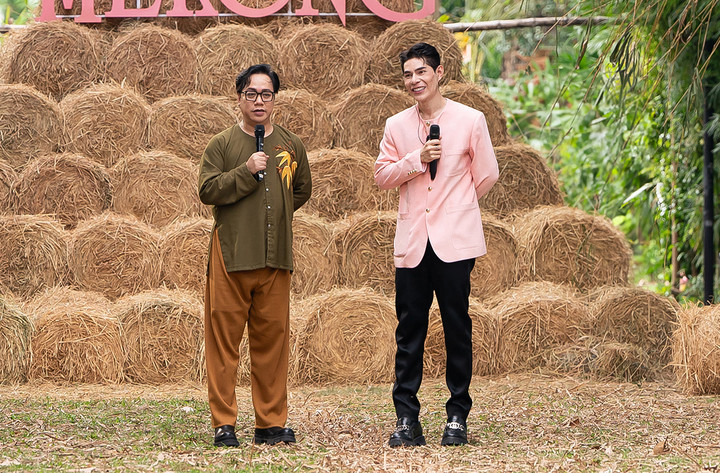 Chương trình thời trang trẻ em Pink Show với chủ đề "Pink Mekong" do nhà sáng lập - đạo diễn Nguyễn Hưng Phúc vừa diễn ra. Đây là lần thứ 5 chương trình được tổ chức và lần đầu tiên làm tại miền Tây.