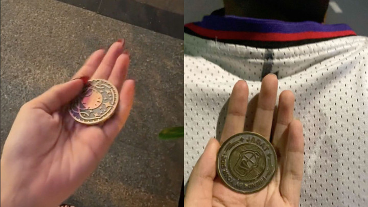 Trào lưu "Truy tìm đồng xu Jagat" đang thu hút nhiều người trẻ tại TP. HCM đi "săn" cả ngày lẫn đêm.