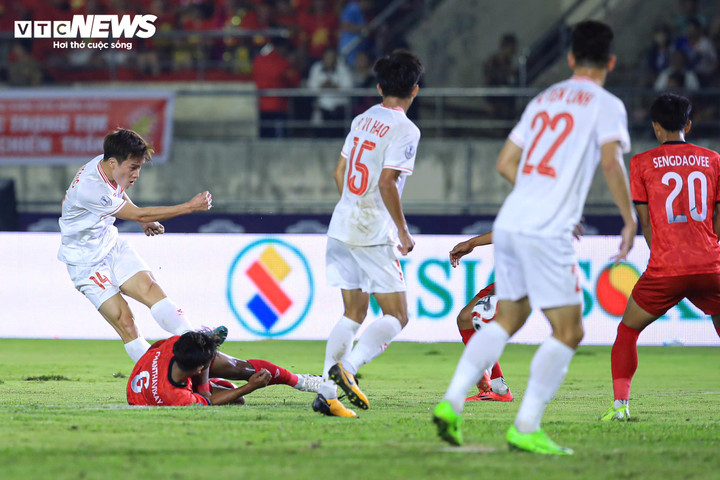Đội tuyển Việt Nam bế tắc.