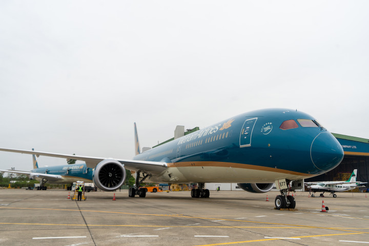 Vietnam Airlines hiện là hãng bay Việt Nam duy nhất khai thác loại máy bay thân rộng hiện đại nhất thế giới Boeing 787.