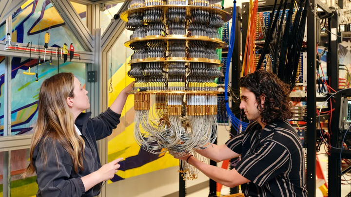 Mục tiêu tiếp theo là xây dựng bộ xử lý chứa 1.457 qubit vật lý. (Ảnh: Google)