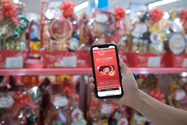 Co.opmart, Co.opXtra đưa giỏ quà Tết lên online.