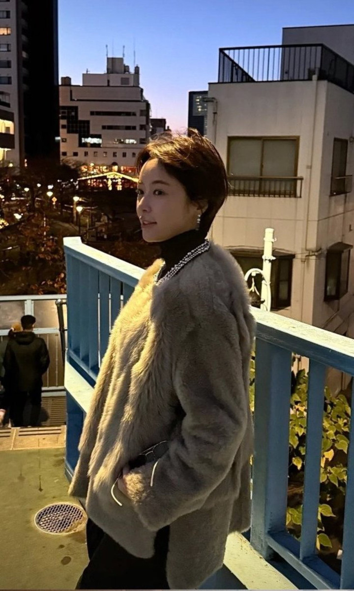 Hwang Jung Eum vui vẻ sau khi ly hôn chồng đại gia.