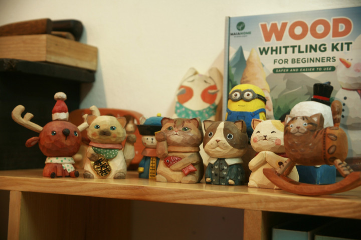 Đàn mèo đem lại may mắn thường được trưng bày dịp cuối năm.